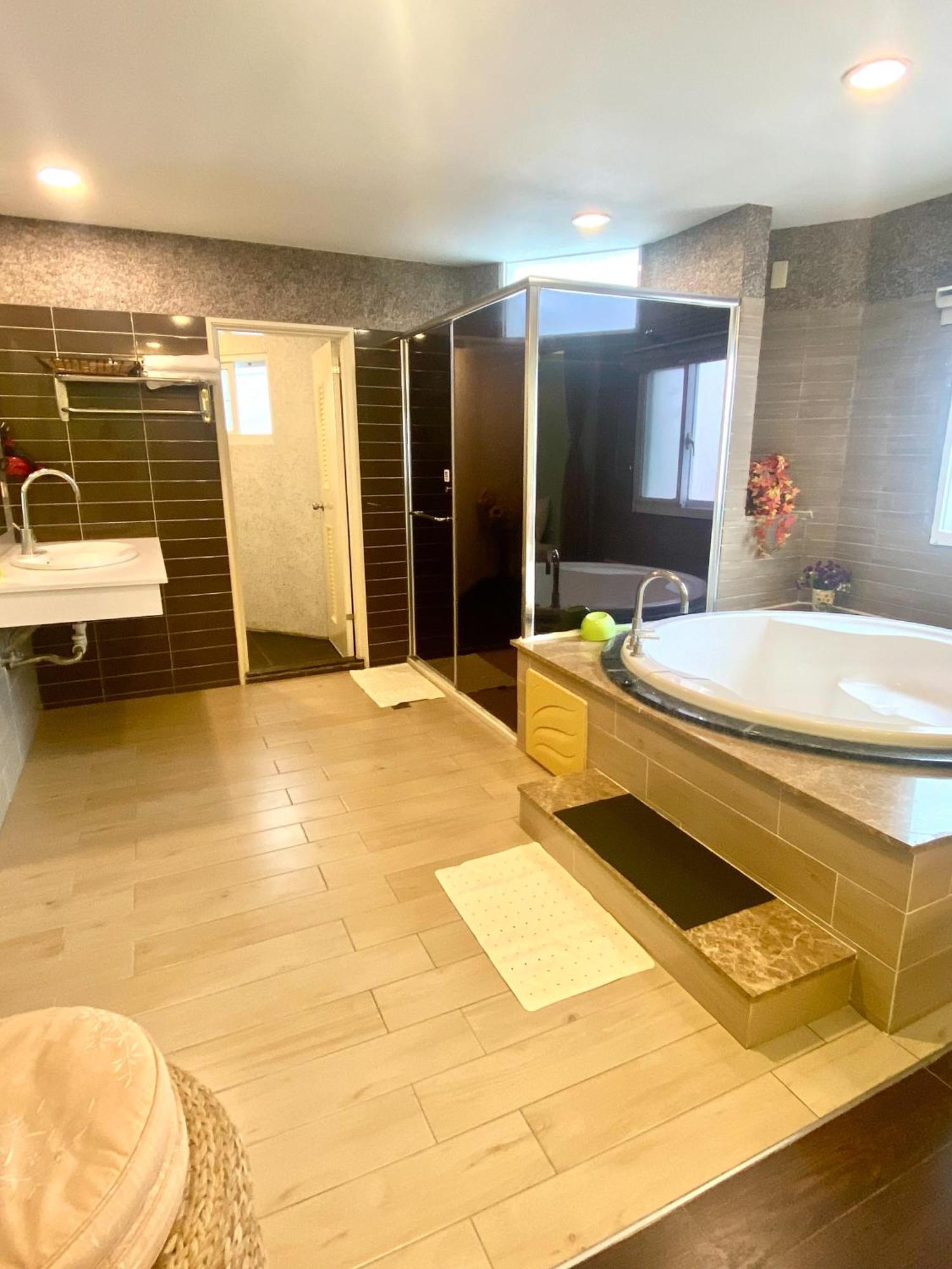 Kenting Waterfront Hotel Екстер'єр фото