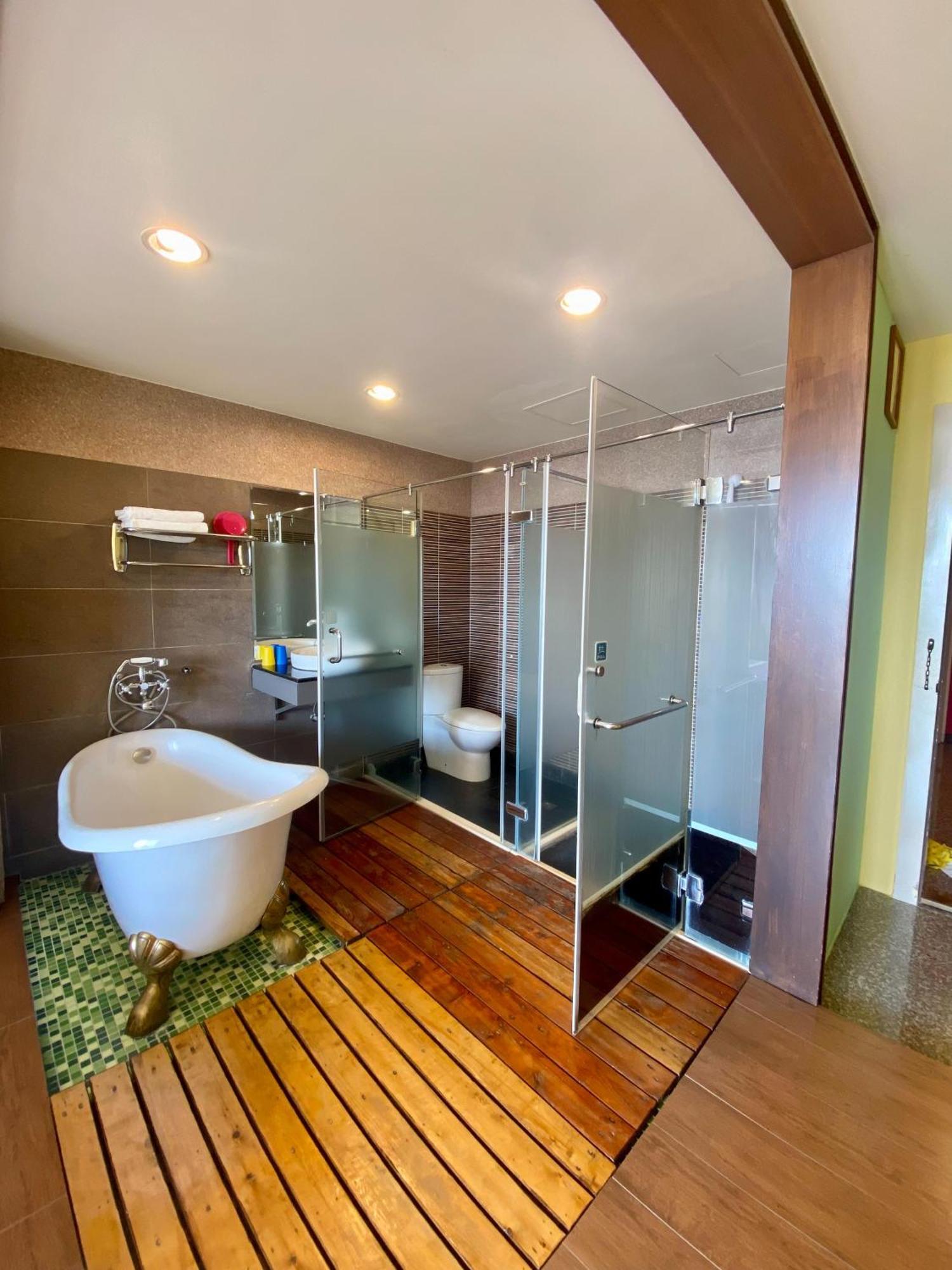 Kenting Waterfront Hotel Екстер'єр фото